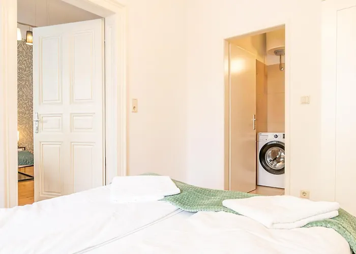 Friendly 2br Near Rennweg & Belvedere Palace * Viena