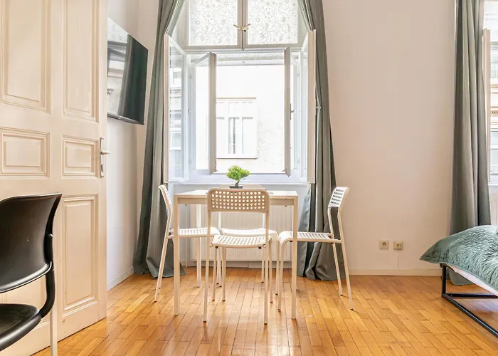 Friendly 2br Near Rennweg & Belvedere Palace